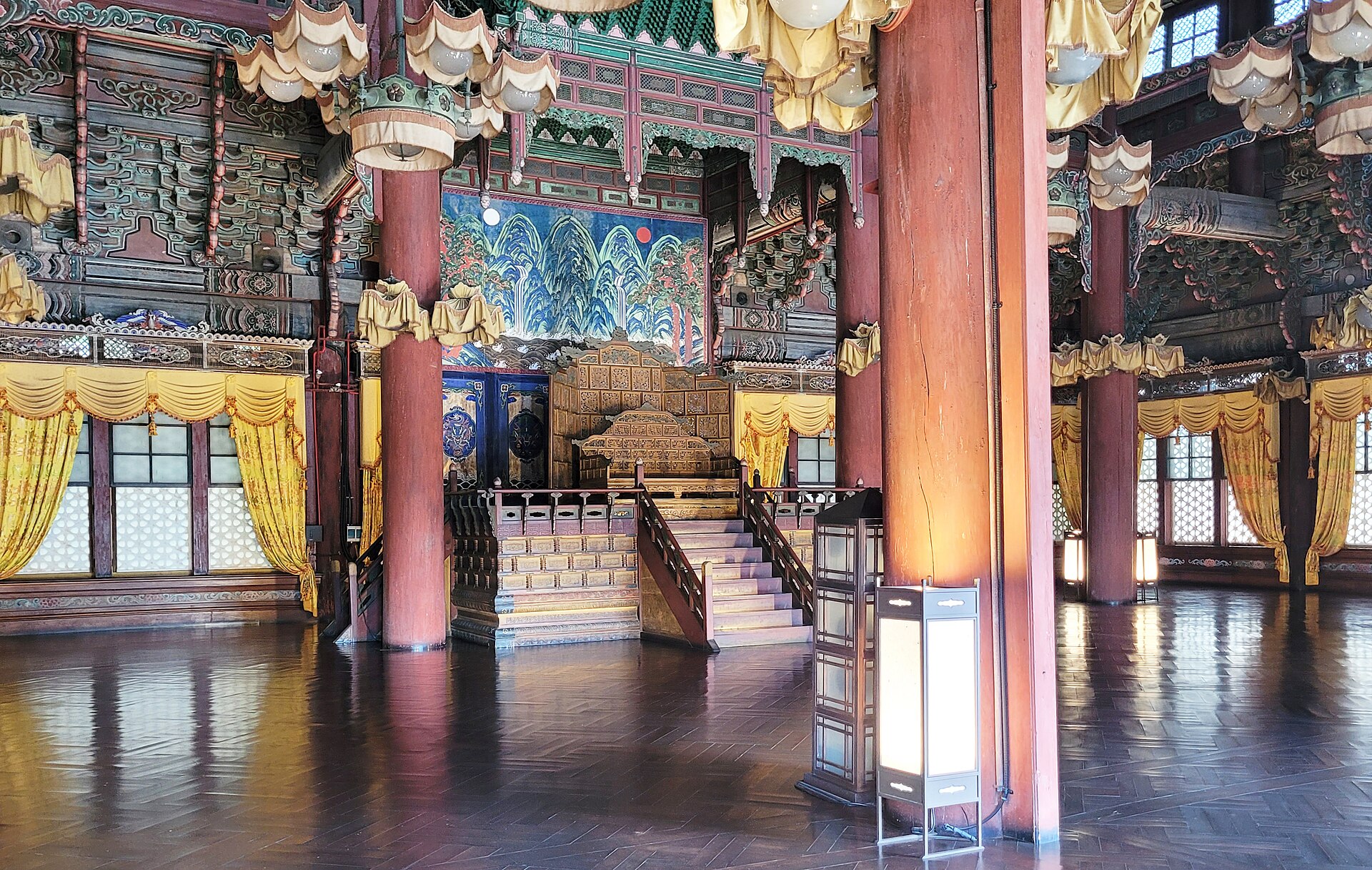 Throne in Injeongjeon‎ Hall in Changdeokgung Palace Complex, Seoul