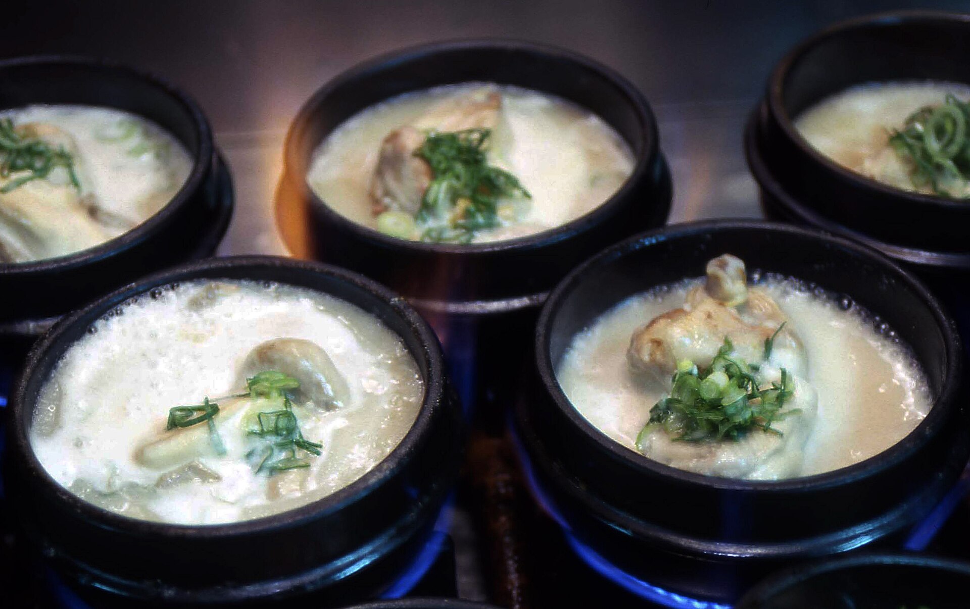 Samgyetang Traditionally, Koreans tend to eat healthy foods to keep up their energy and strength at Boknal(복날).