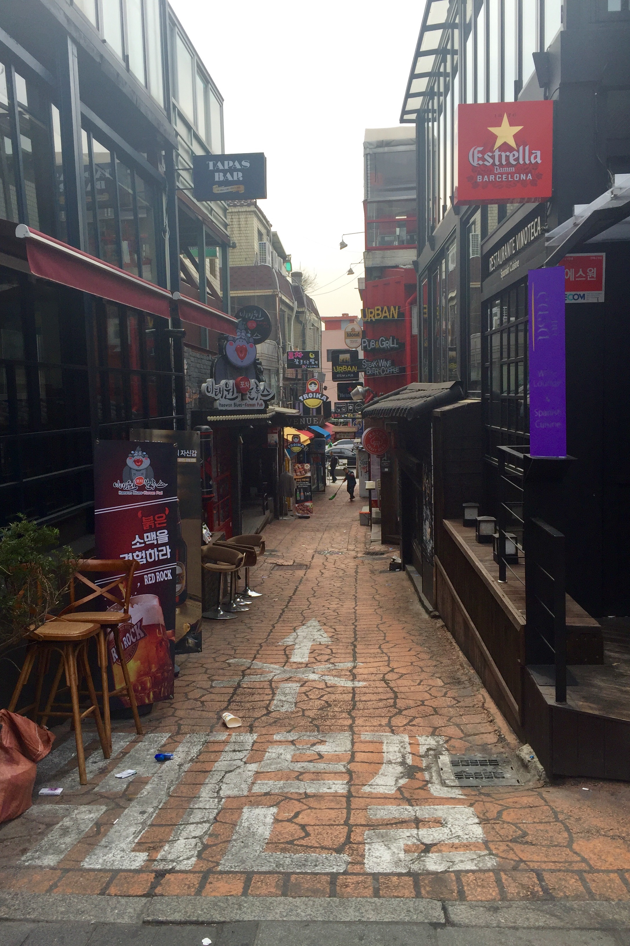 Itaewon bar and restaurant street, March 18, 2016
