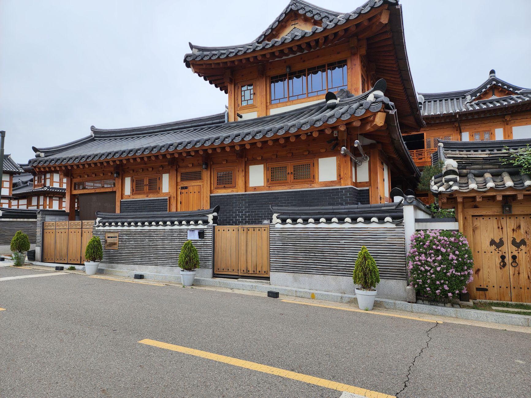 Explore the charm of a traditional Korean Hanok in Daegu, South Korea's vibrant city.
