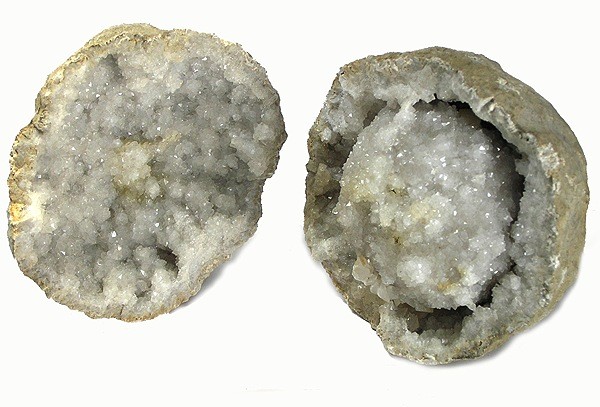 Quartz Locality: Keokuk, Lee County, Iowa, USA ( Locality at mindat.org ) Size: 12.2 x 11.4 x 7.2 cm, 11.8 x 10.4 x 4.5 cm.